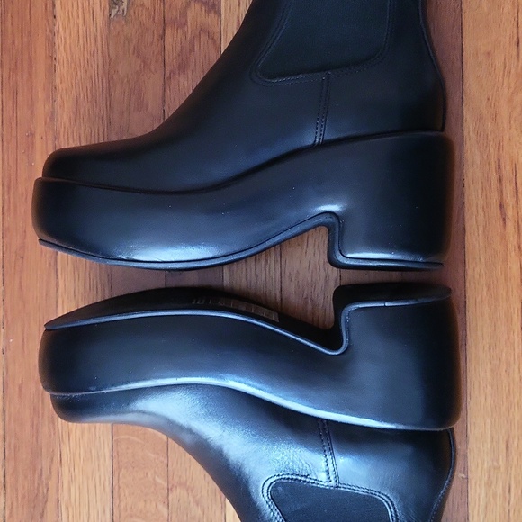 Everlane Puffa Boots - Picture 4 of 8